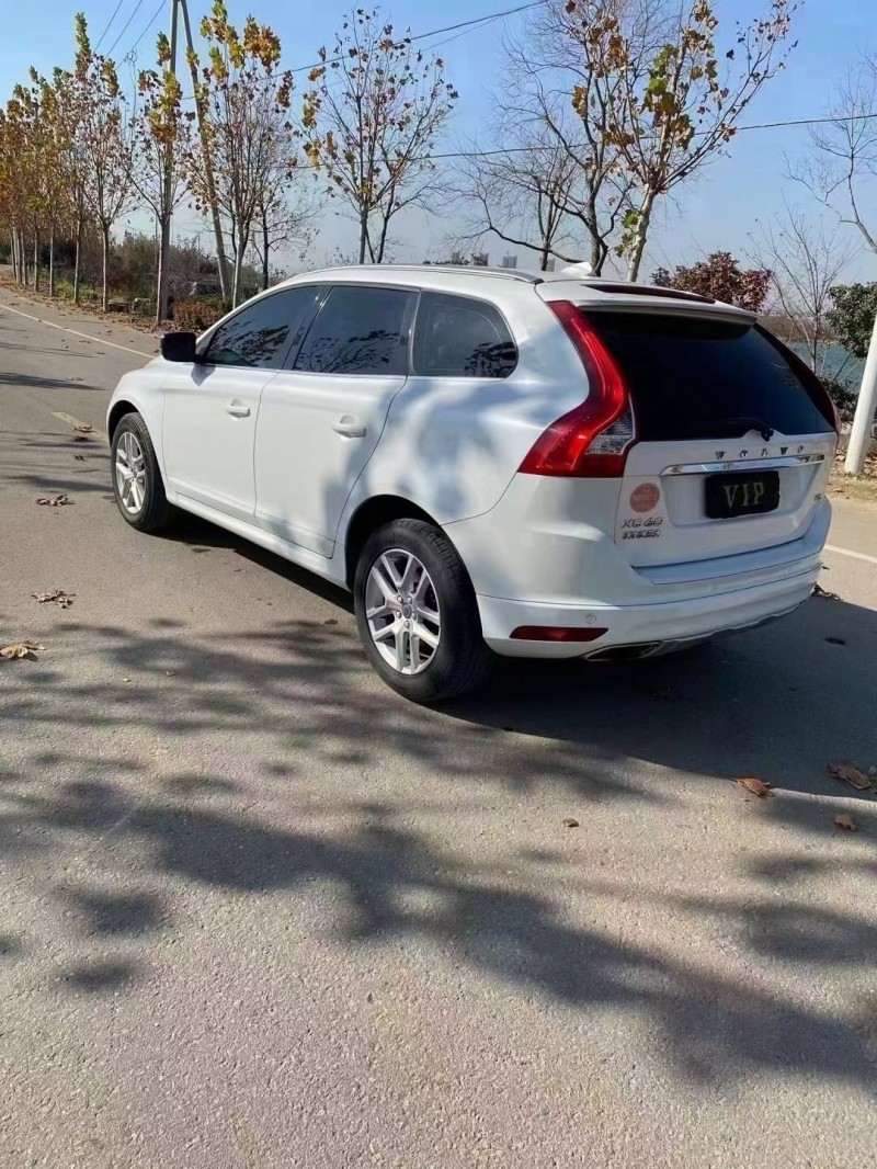 17年沃尔沃XC60轿车抵押车出售