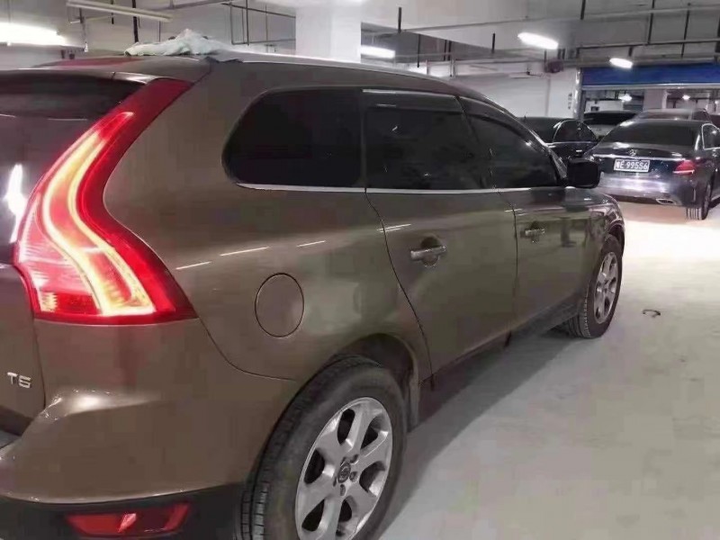 12年沃尔沃XC60轿车抵押车出售