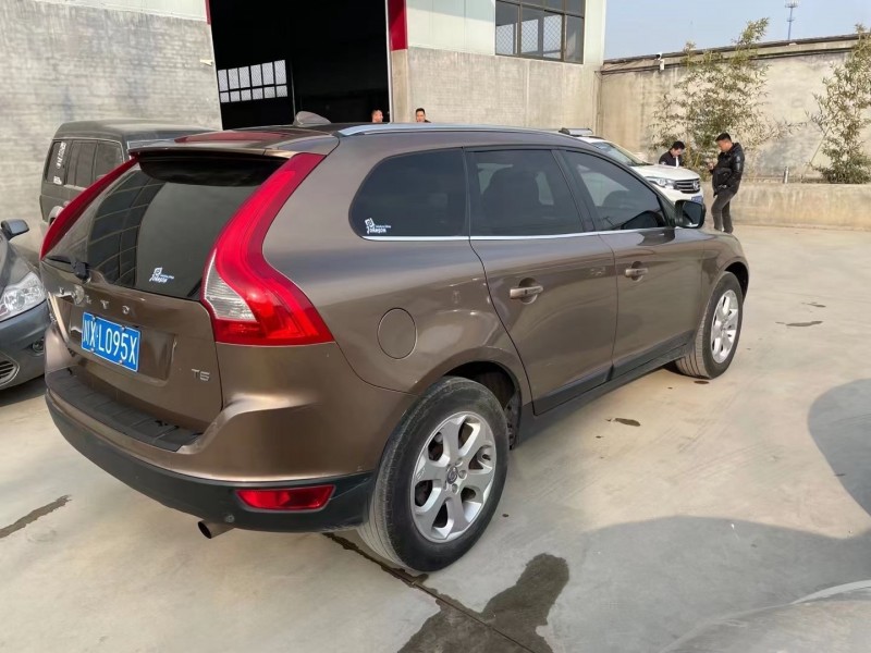 13年沃尔沃XC60SUV抵押车出售