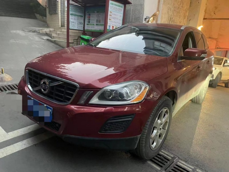 13年沃尔沃XC60轿车抵押车出售