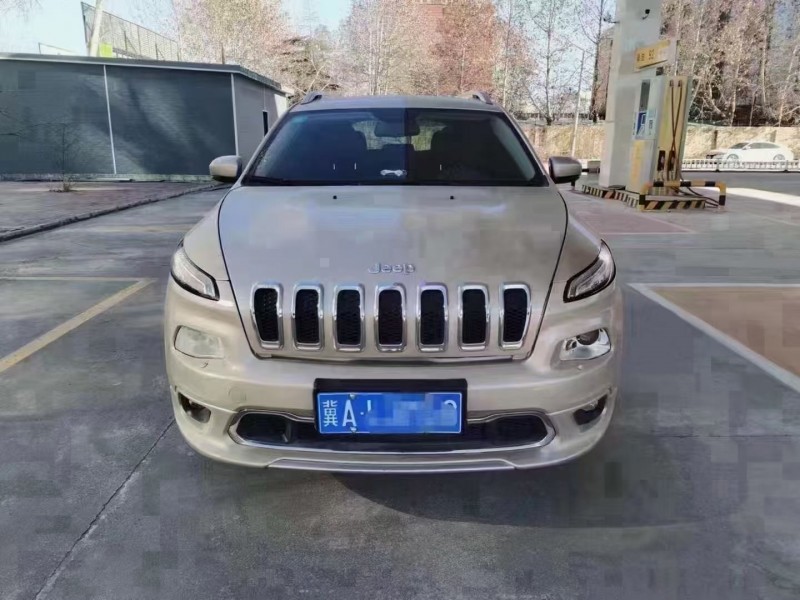 17年Jeep自由光SUV抵押车出售