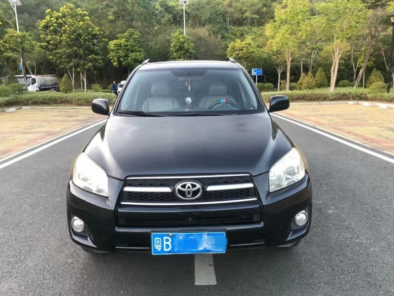 11年丰田RAV4荣放轿车抵押车出售