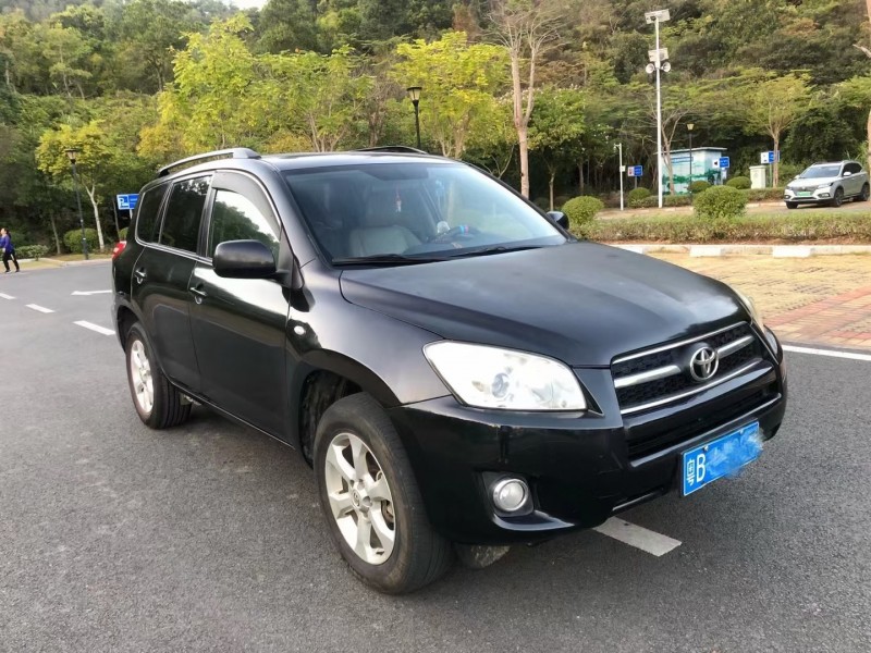 11年丰田RAV4荣放轿车抵押车出售