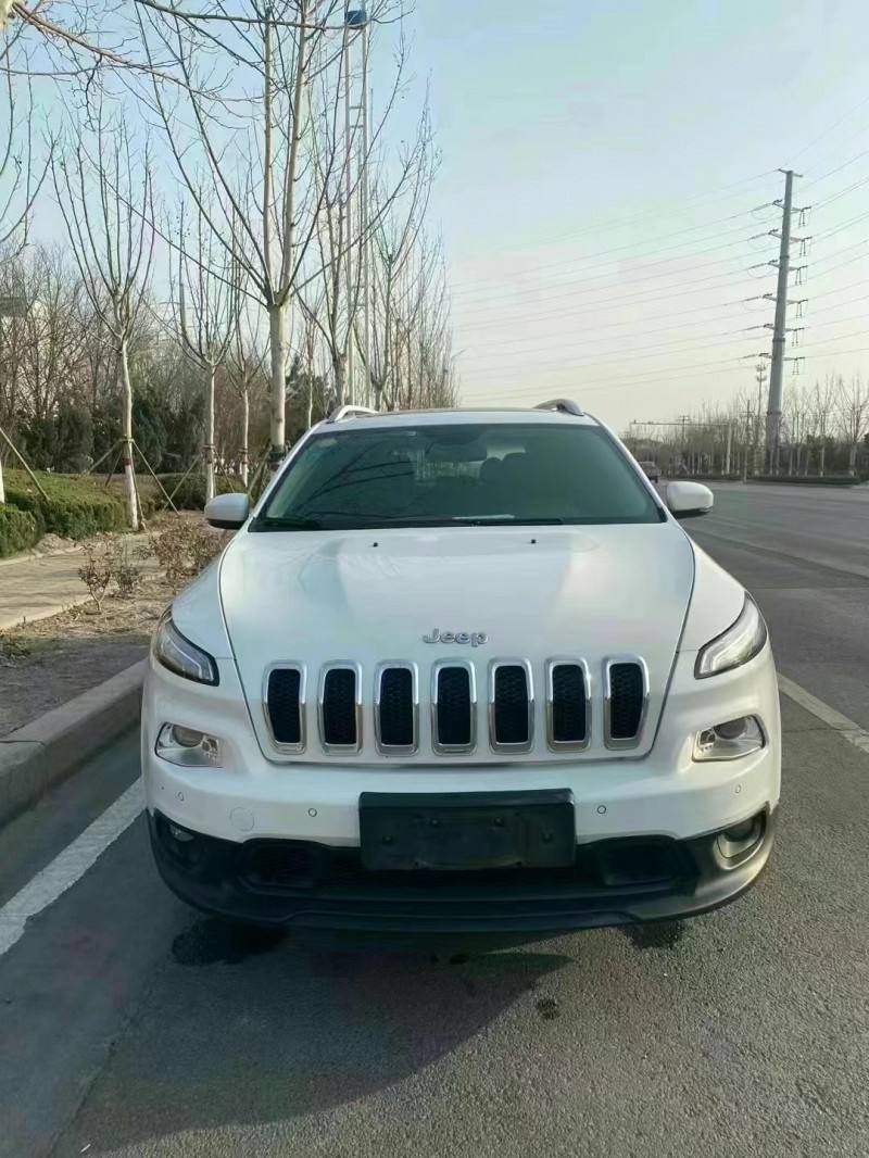 16年Jeep自由光SUV抵押车出售