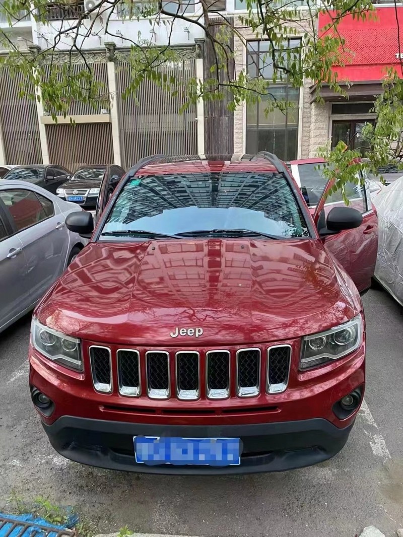 12年Jeep指南者SUV抵押车出售