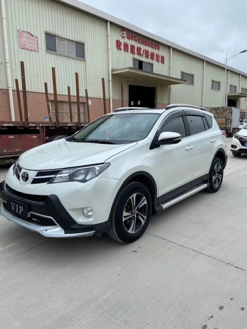 15年丰田RAV4轿车抵押车出售