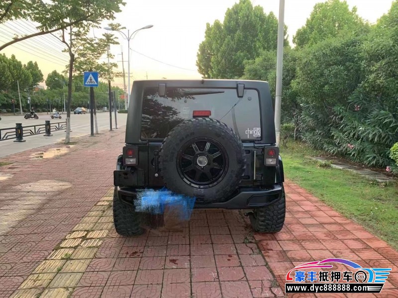 13年Jeep牧马人轿车抵押车出售