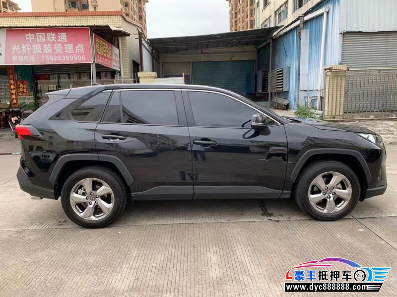 22年丰田RAV4轿车抵押车出售