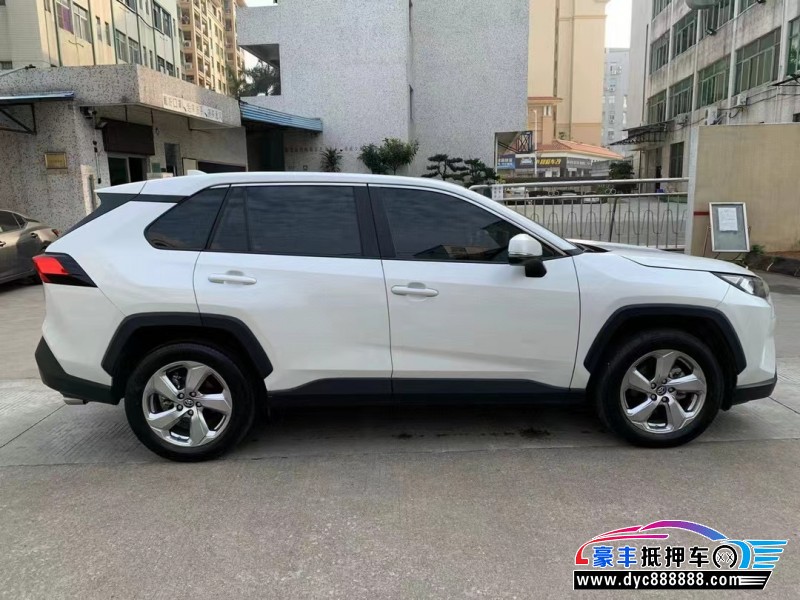 21年丰田RAV4轿车抵押车出售