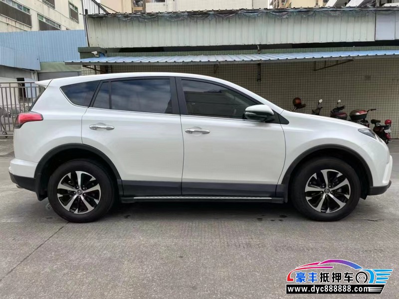 19年丰田RAV4轿车抵押车出售