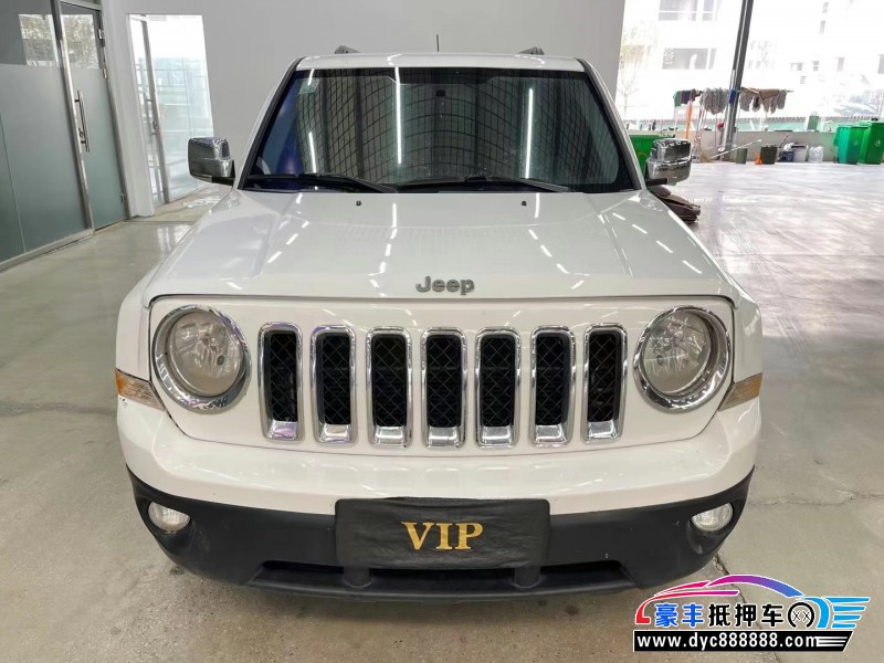 14年Jeep自由客轿车抵押车出售