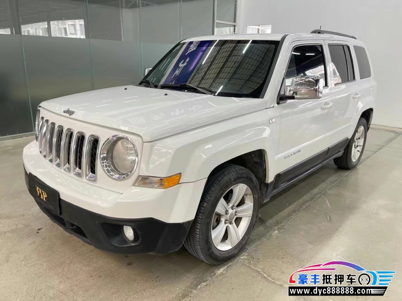 14年Jeep自由客轿车抵押车出售