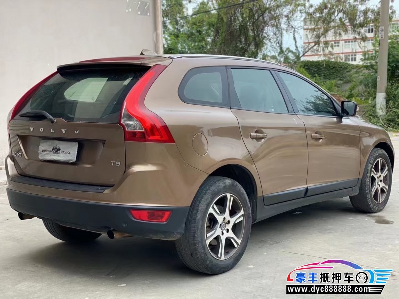 13年沃尔沃XC60轿车抵押车出售