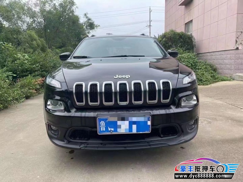 16年Jeep自由光轿车抵押车出售