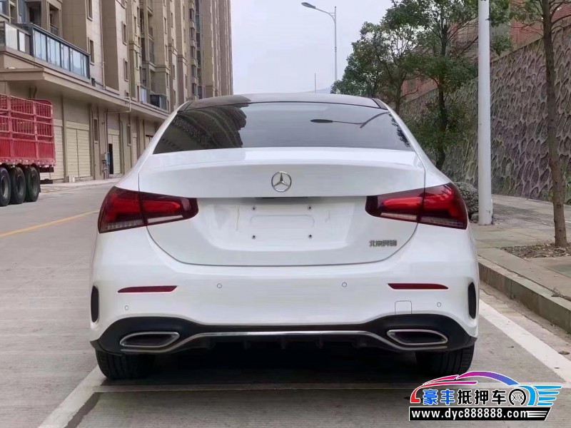 20年奔驰A轿车抵押车出售