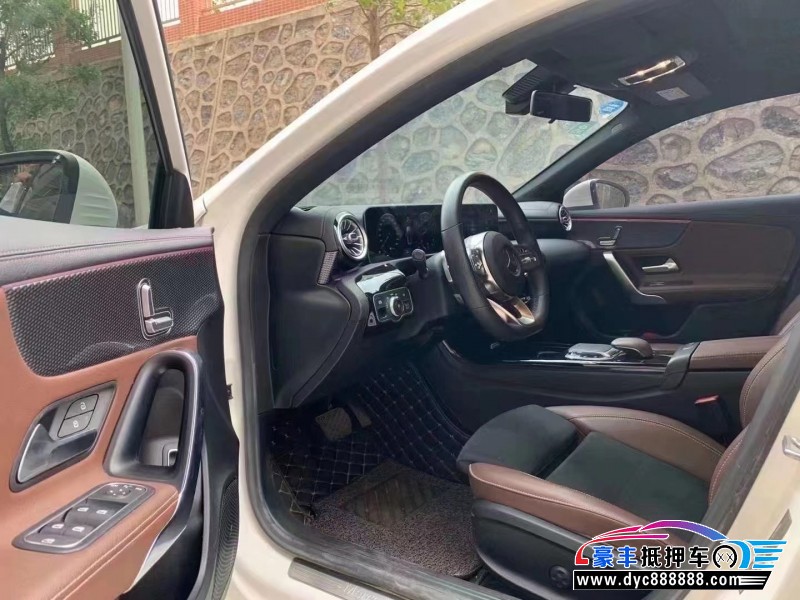 20年奔驰A轿车抵押车出售