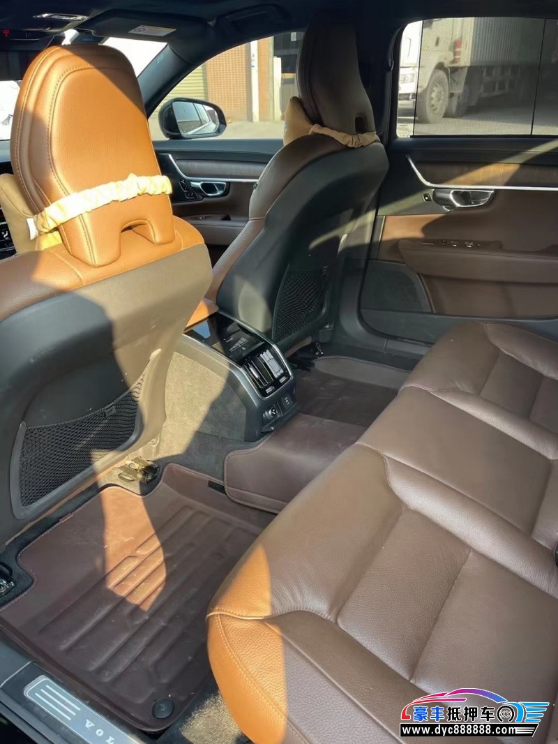 21年沃尔沃S90轿车抵押车出售