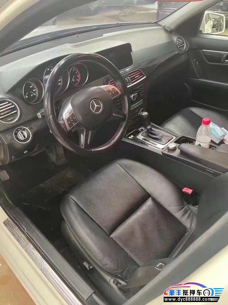 13年奔驰C轿车抵押车出售