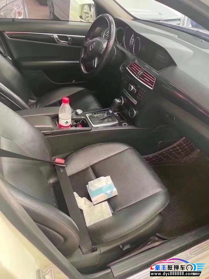 13年奔驰C轿车抵押车出售