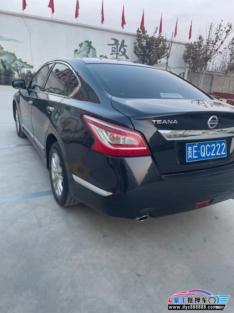 16年日产天籁轿车抵押车出售