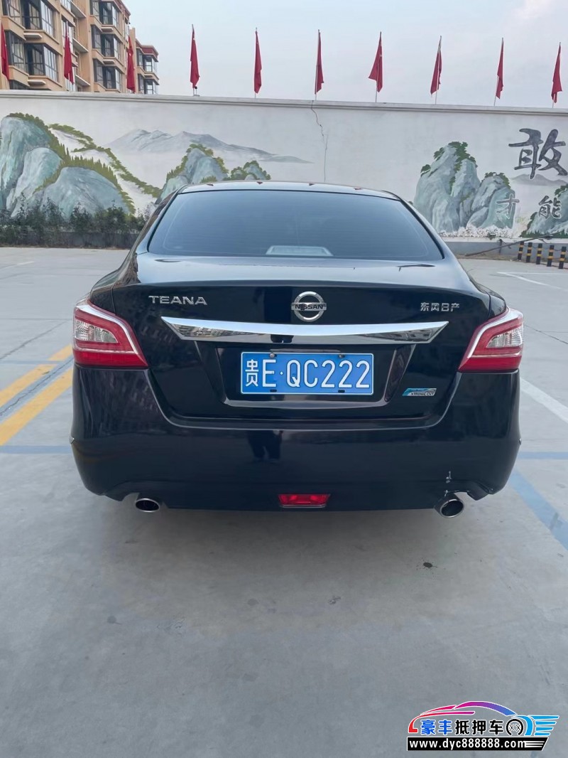 16年日产天籁轿车抵押车出售