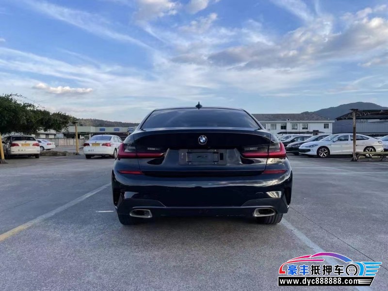 21年宝马3系轿车抵押车出售