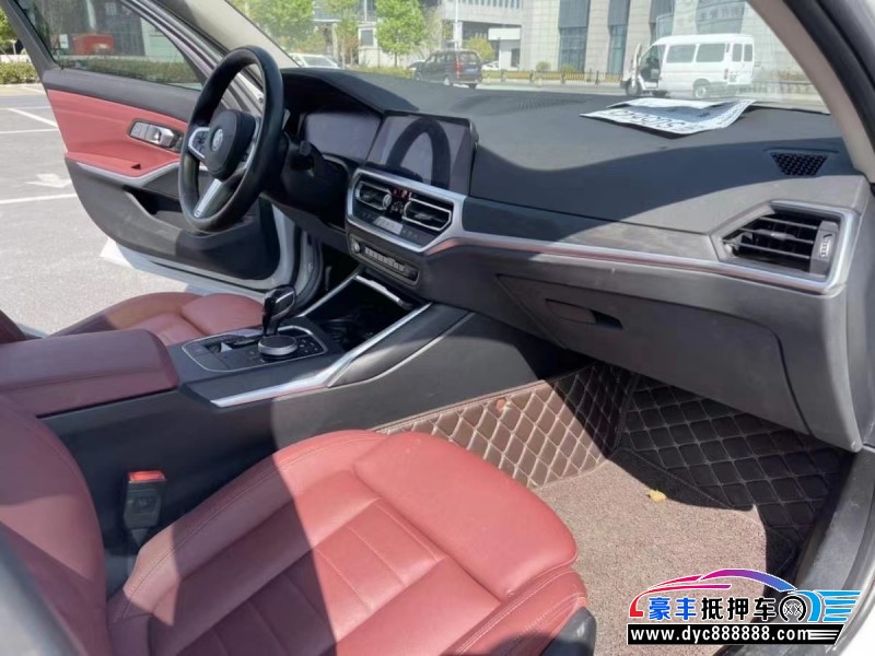 21年宝马3系轿车抵押车出售