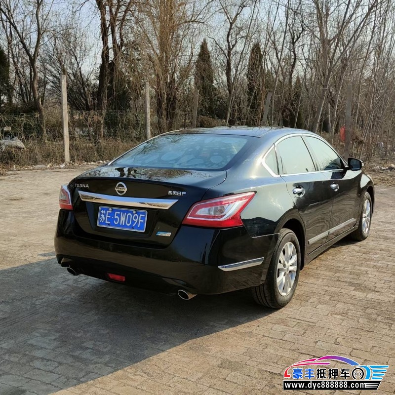 16年日产天籁轿车抵押车出售