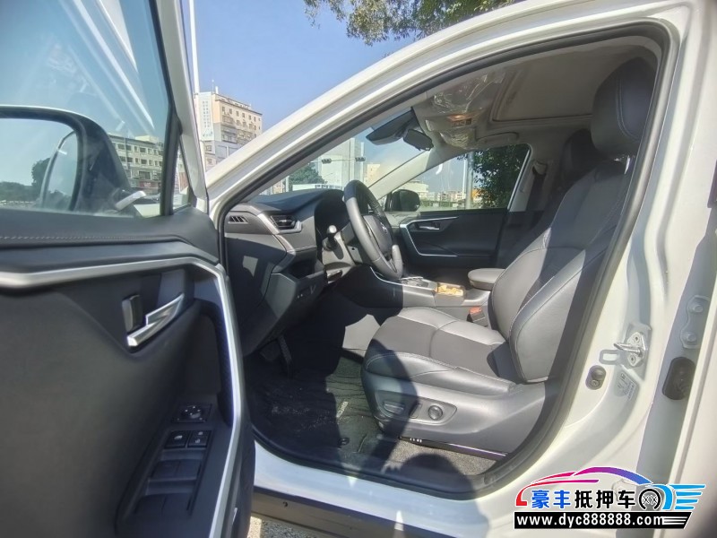 21年丰田威兰达轿车抵押车出售