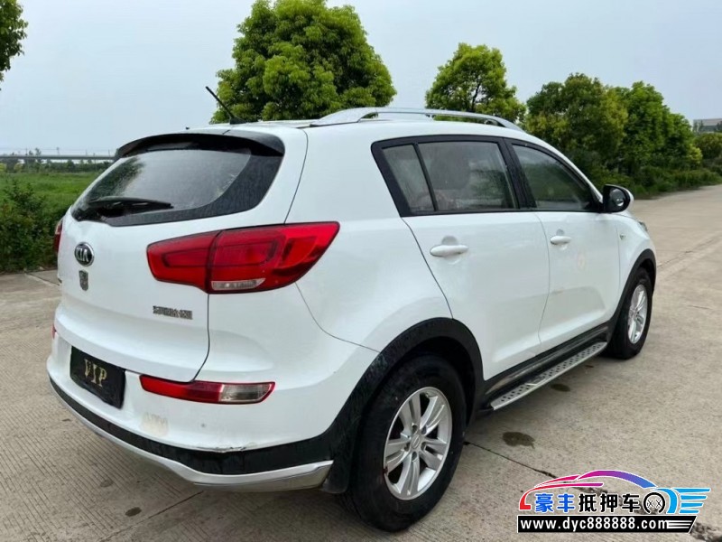 16年起亚智跑轿车抵押车出售