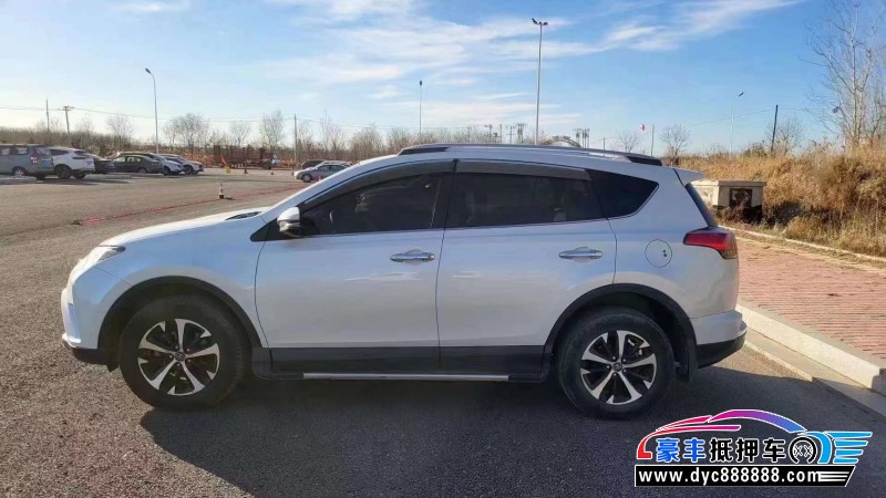 18年丰田RAV4轿车抵押车出售