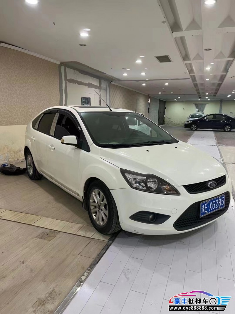 15年福特福克斯轿车抵押车出售