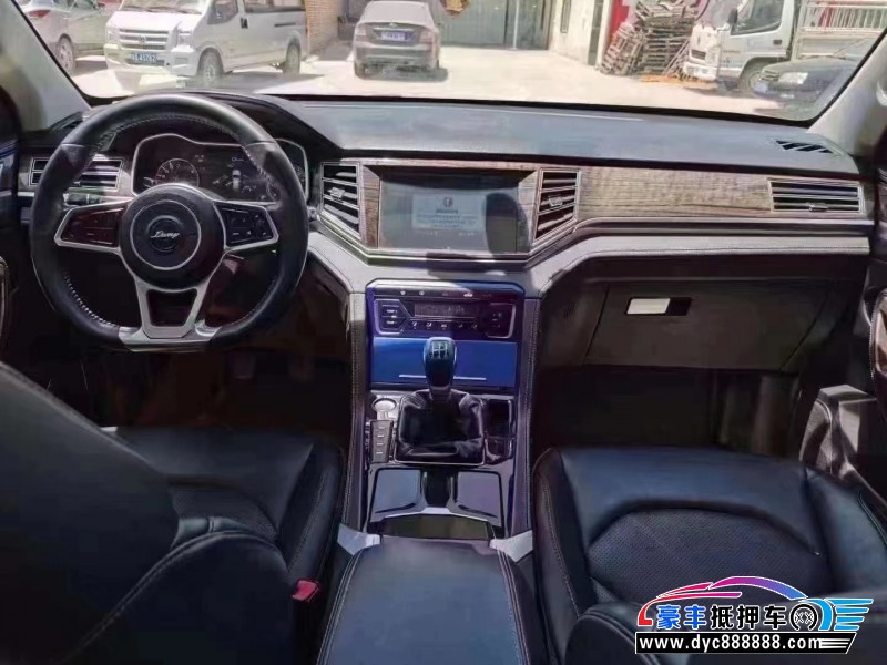 17年众泰大迈X7轿车抵押车出售