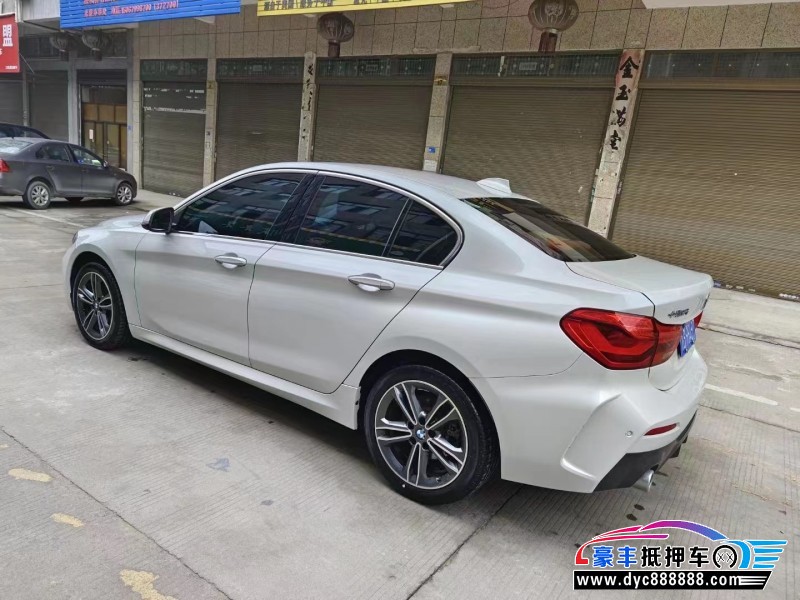 21年宝马1系轿车抵押车出售