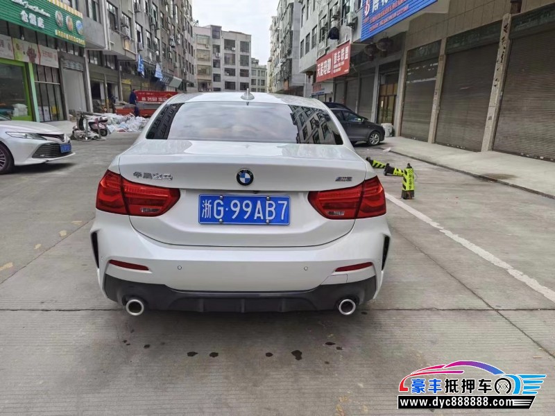 21年宝马1系轿车抵押车出售