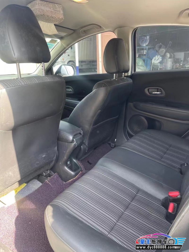 16年本田缤智轿车抵押车出售