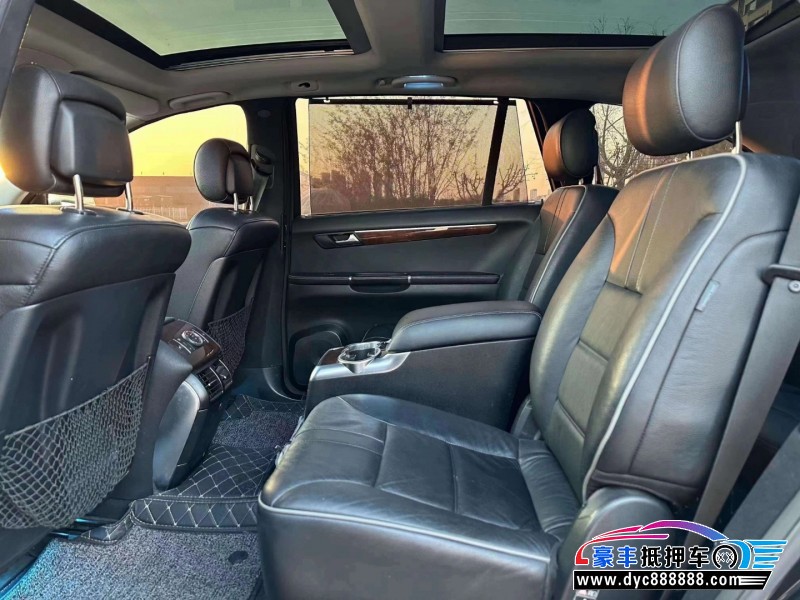 12年奔驰R级轿车抵押车出售