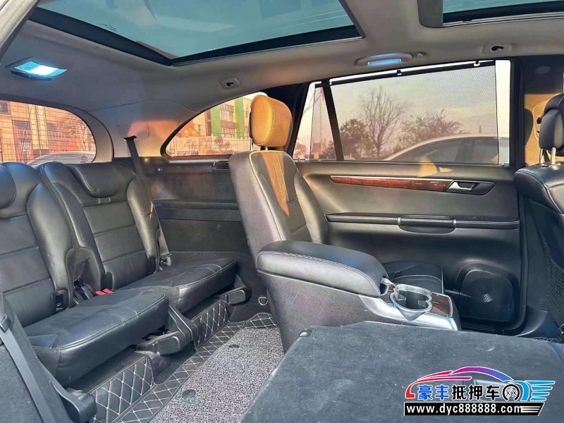 12年奔驰R级轿车抵押车出售