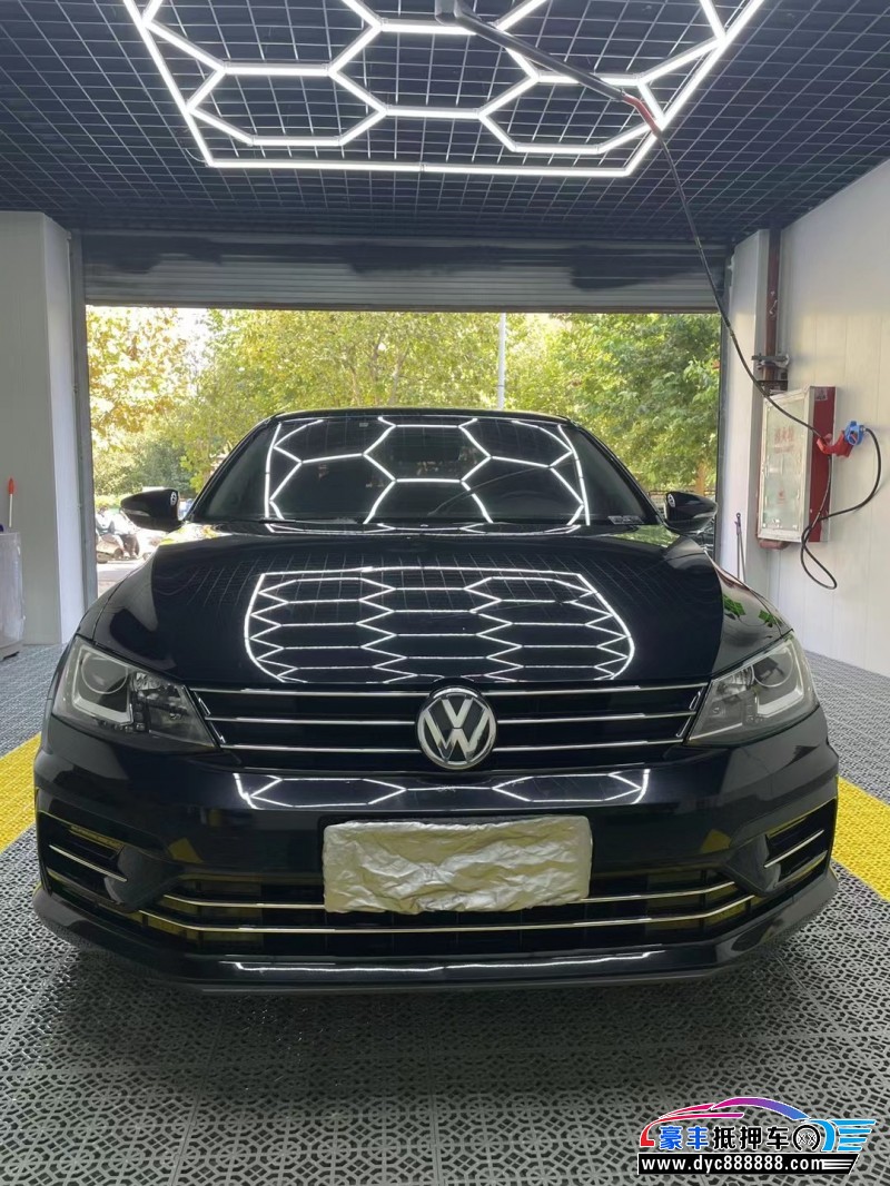 18年大众速腾轿车抵押车出售