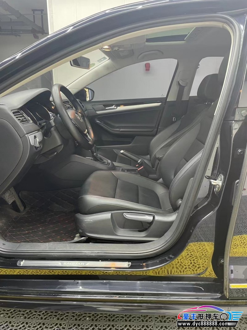 18年大众速腾轿车抵押车出售