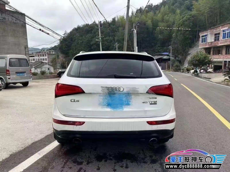 17年奥迪Q5轿车抵押车出售