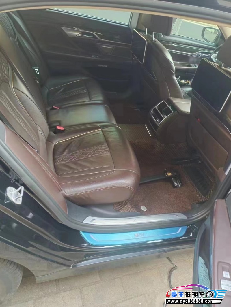 18年宝马7系轿车抵押车出售