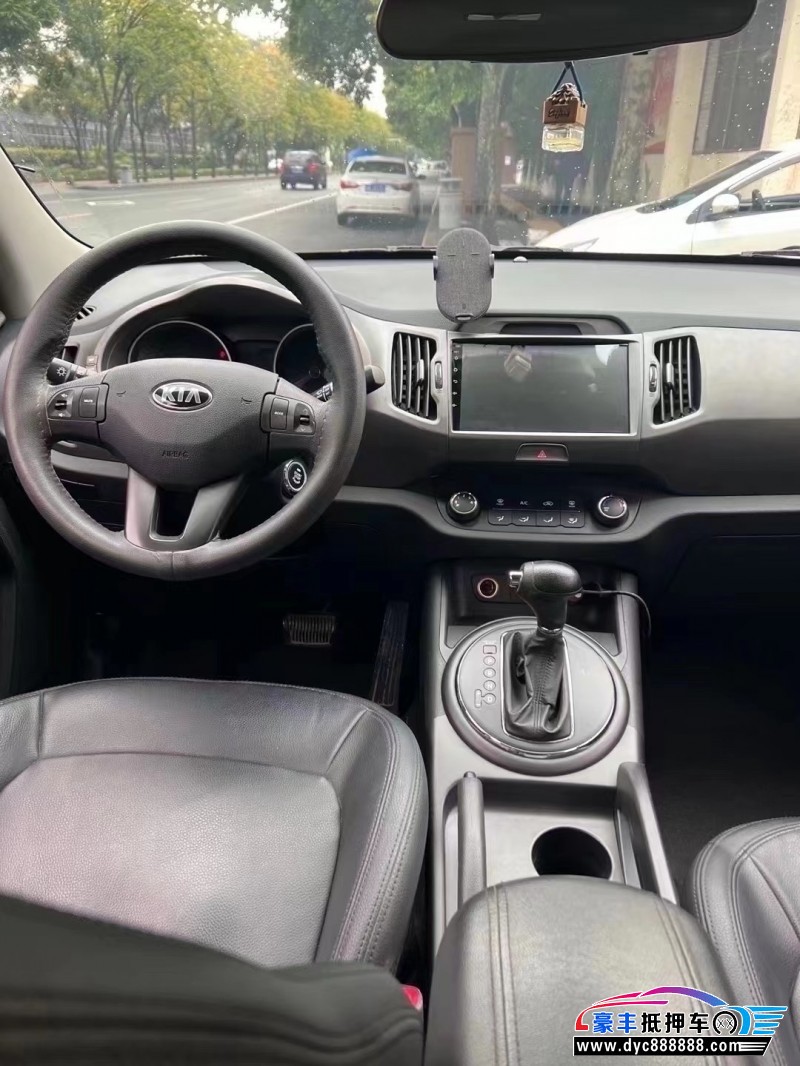 16年起亚智跑轿车抵押车出售