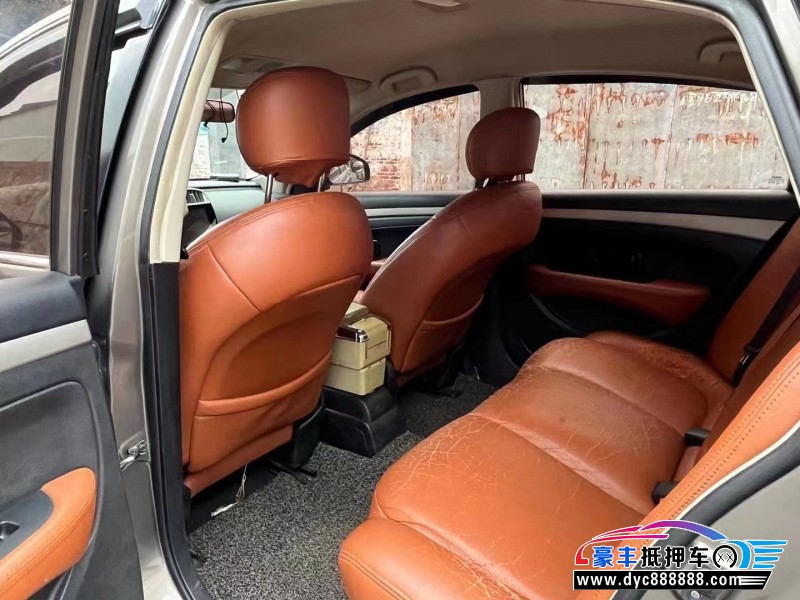 16年日产轩逸轿车抵押车出售