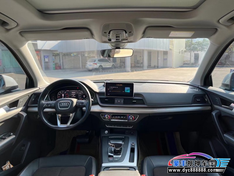 19年奥迪Q5轿车抵押车出售