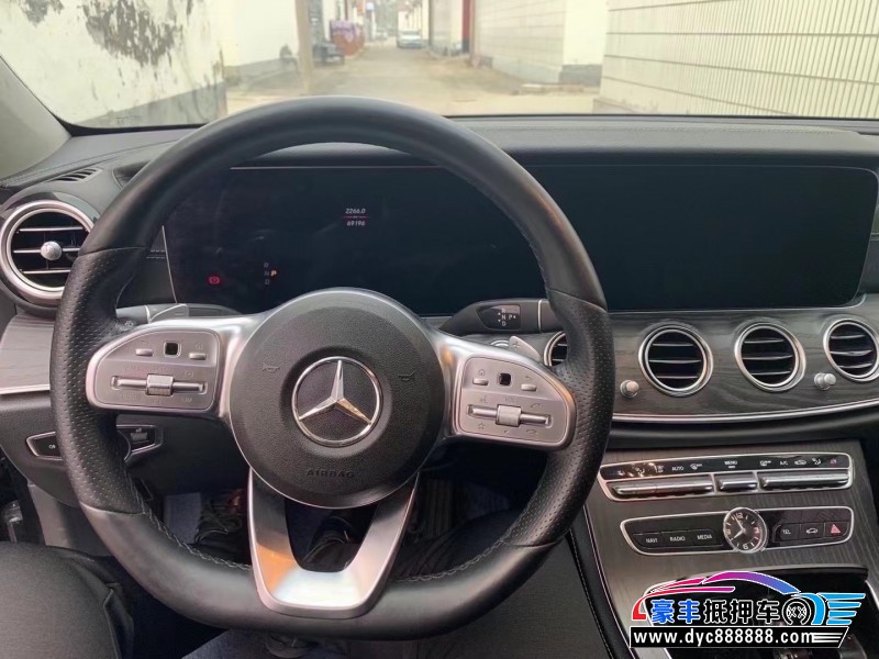 19年奔驰E轿车抵押车出售