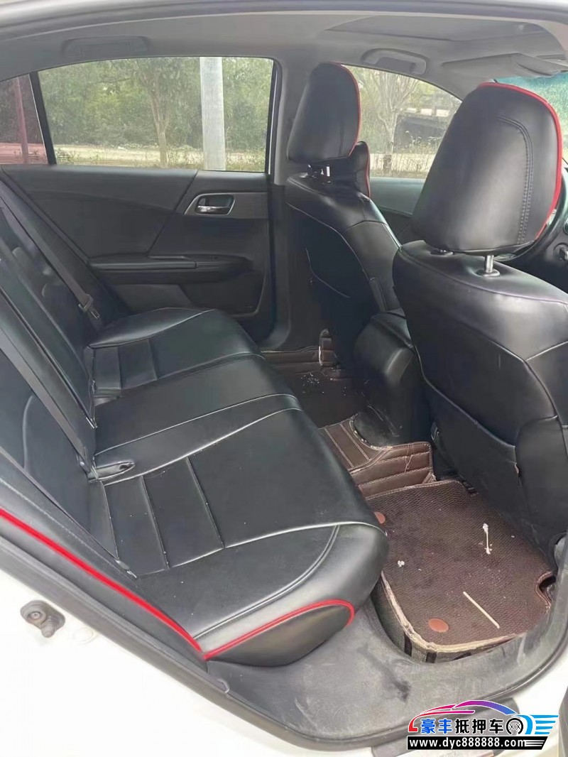 16年本田雅阁轿车抵押车出售