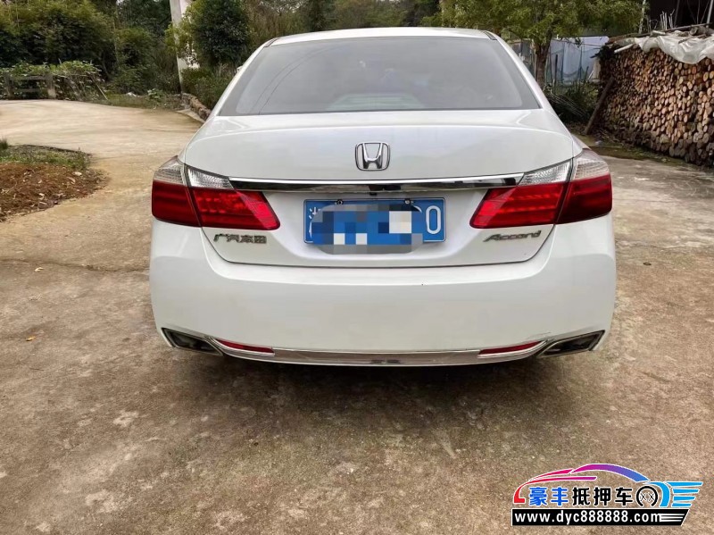16年本田雅阁轿车抵押车出售