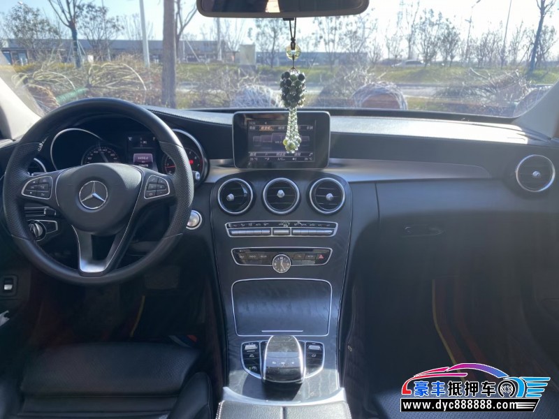 17年奔驰C轿车抵押车出售