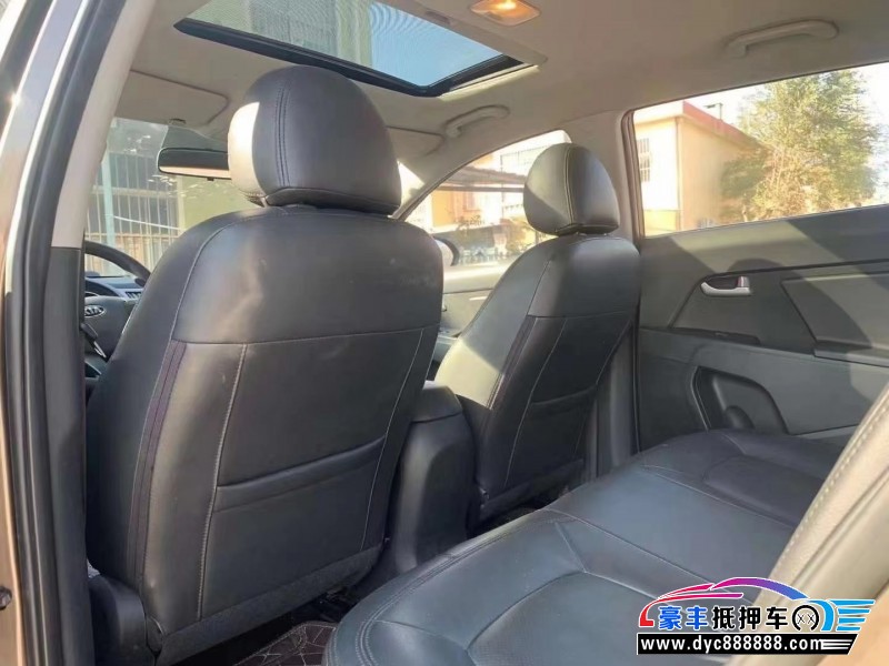 16年起亚智跑轿车抵押车出售